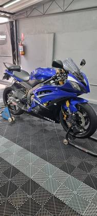 YAMAHA YZF-R6 